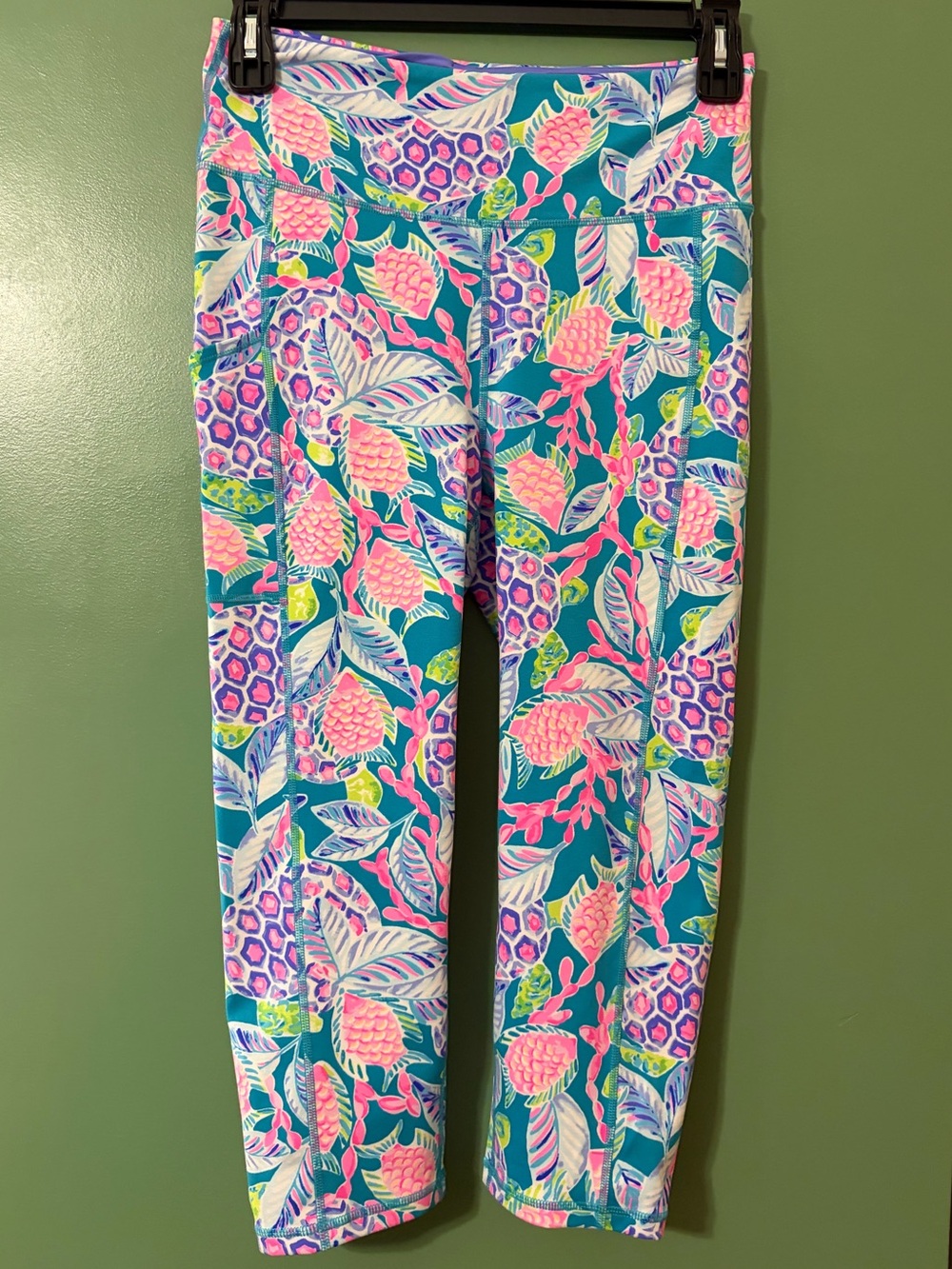 Lilly Pulitzer Weekender Leggings in Turtle Wave.